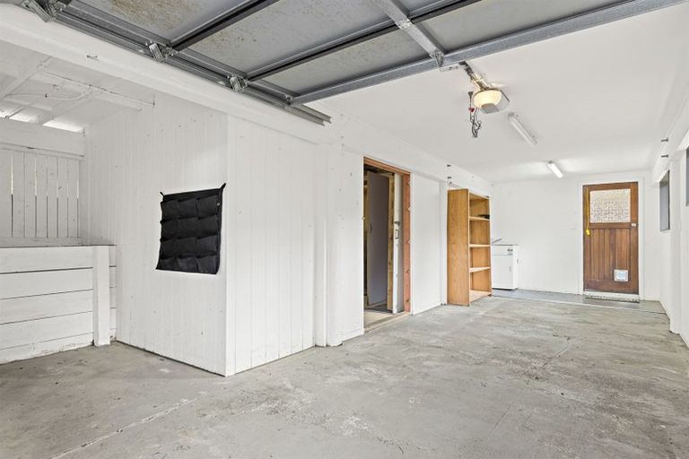 Photo of property in 1/663a Beach Road, Rothesay Bay, Auckland, 0630