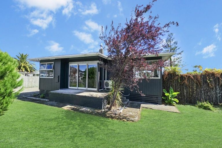 Photo of property in 9 Charles Road, Hannahs Bay, Rotorua, 3010