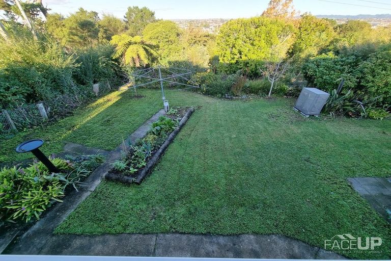 Photo of property in 75 Don Buck Road, Massey, Auckland, 0614