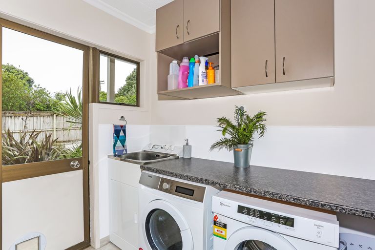 Photo of property in 84 Wharf Road, Clarks Beach, Pukekohe, 2679