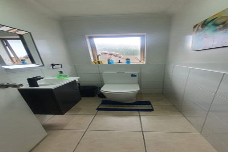 Photo of property in 9 Neesons Way, Glendene, Auckland, 0602