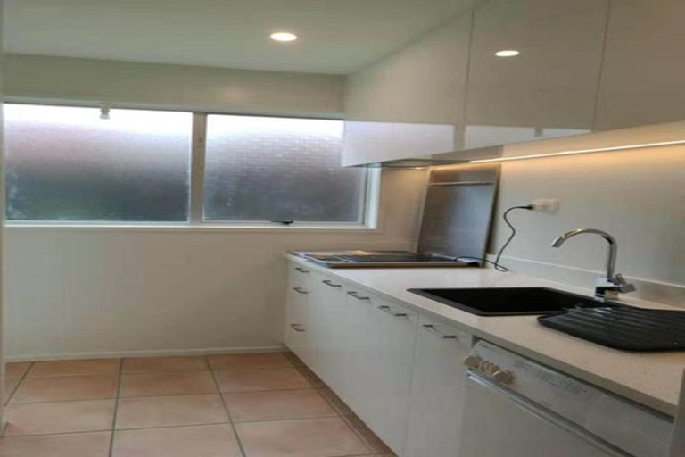 Photo of property in 10 Tercel Place, Sunnyhills, Auckland, 2010