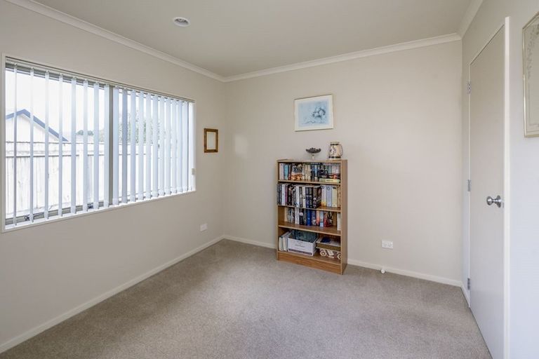 Photo of property in 23 Leanne Way, Waikanae Beach, Waikanae, 5036