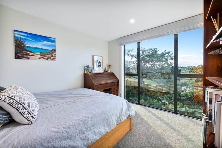 Photo of property in 50a Philomel Crescent, Bayswater, Auckland, 0622