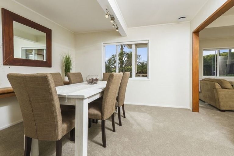 Photo of property in 38 Catalina Crescent, Forrest Hill, Auckland, 0620