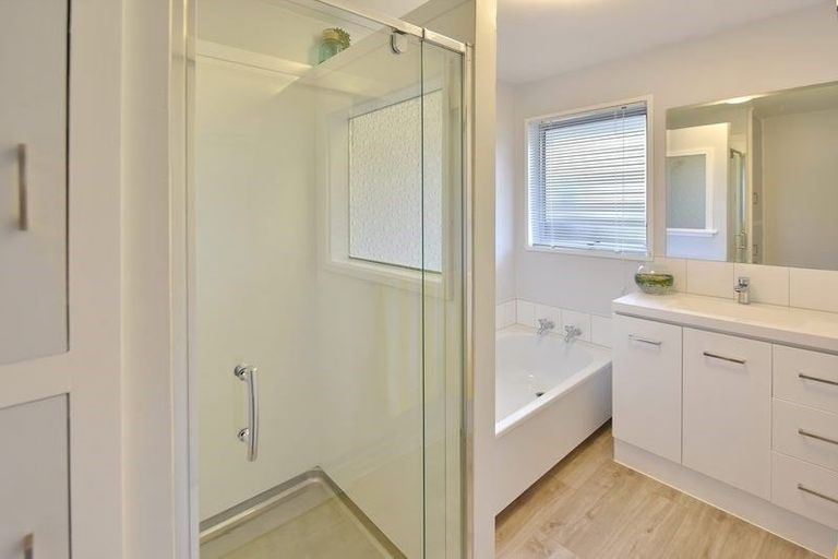 Photo of property in 1/52 Selwyn Street, Somerfield, Christchurch, 8024