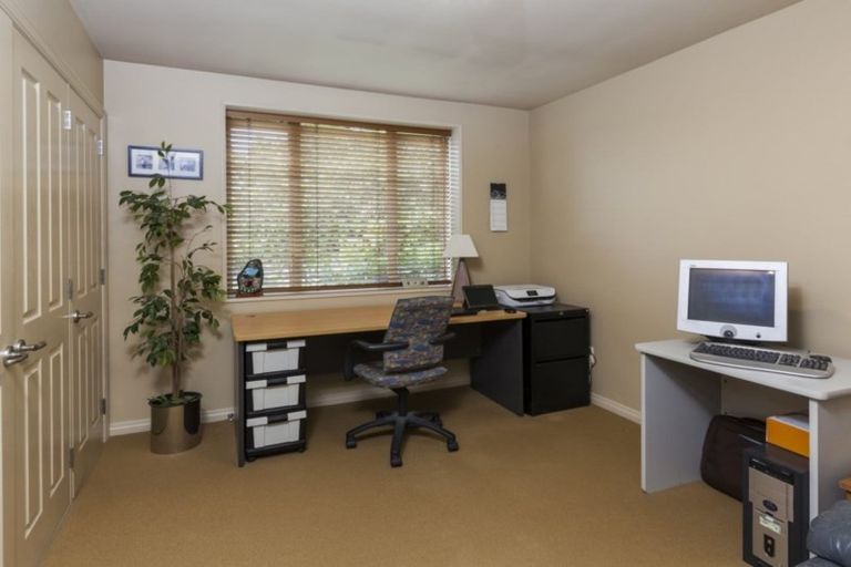 Photo of property in 3 Mallard Place, Unsworth Heights, Auckland, 0632