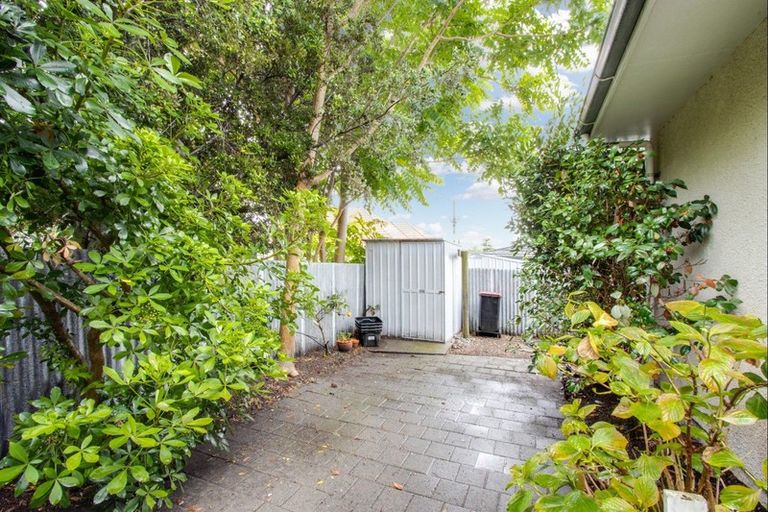 Photo of property in 2/1 Gardiner Street, Westshore, Napier, 4110