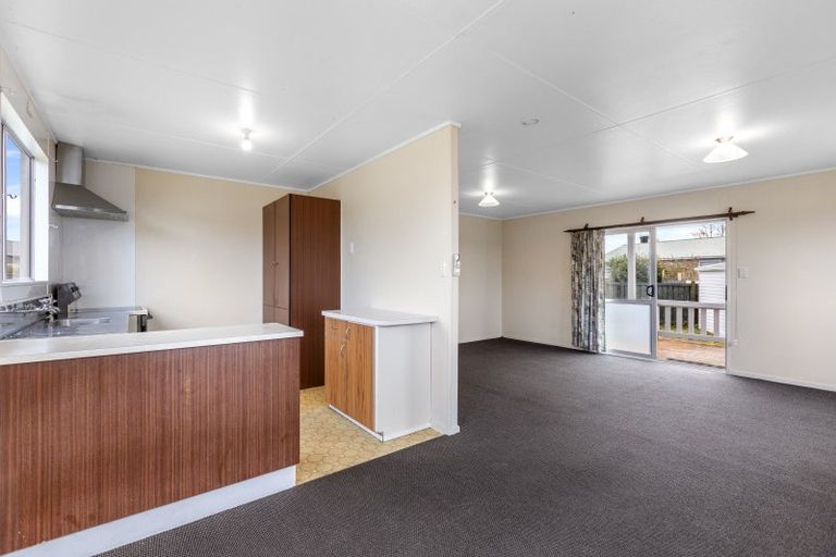 Photo of property in 18 Nikau Street, Inglewood, 4330