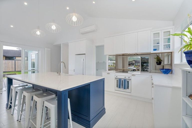 Photo of property in 17 Waitotara Way, Whitianga, 3510