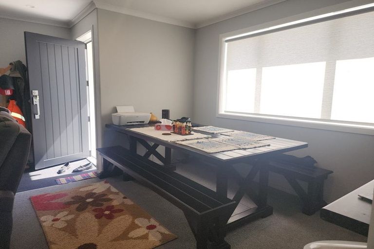 Photo of property in 43c Wainuiomata Road, Wainuiomata, Lower Hutt, 5014