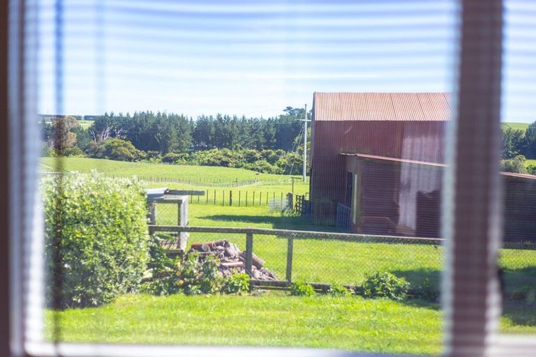 Photo of property in 23 Waitangi Road, Waverley, 4592