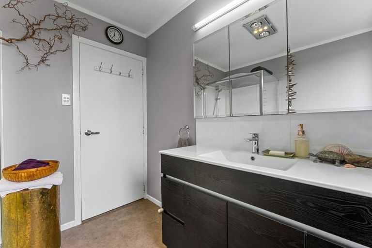 Photo of property in 592 Kanohi Road, Kaukapakapa, 0873