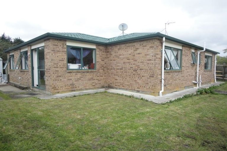 Photo of property in 36 Woodbank Drive, Glen Eden, Auckland, 0602