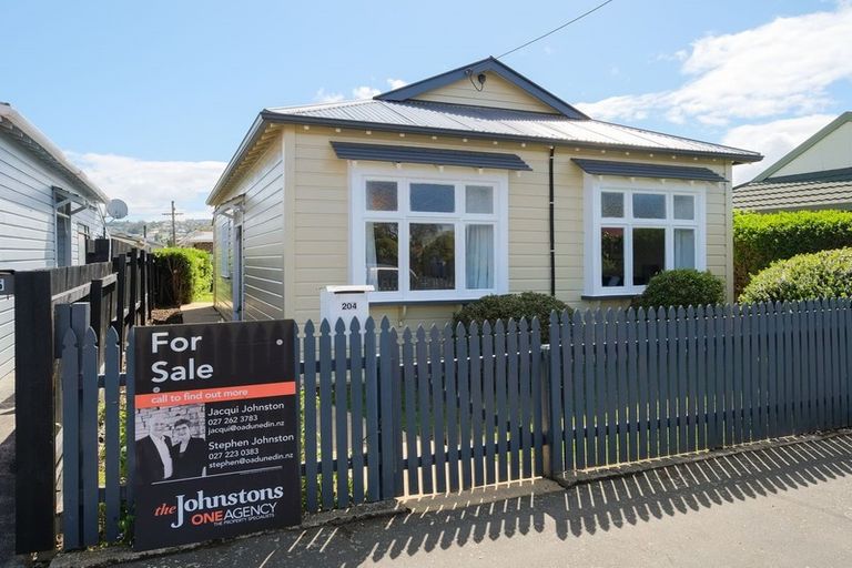 Photo of property in 204 Oxford Street, South Dunedin, Dunedin, 9012