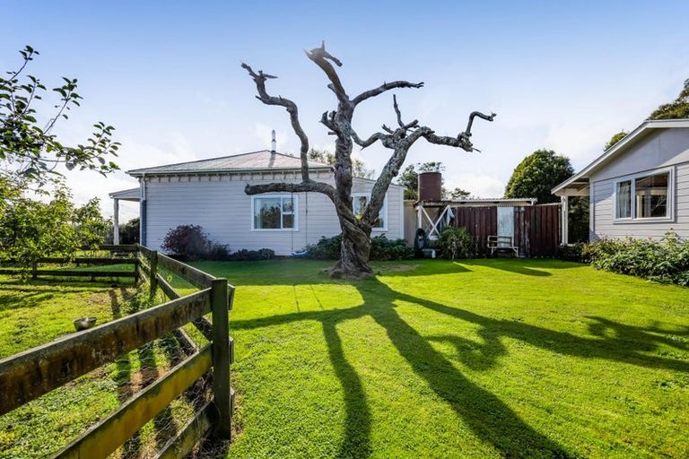 Photo of property in 724 Ararata Road, Ararata, Hawera, 4674