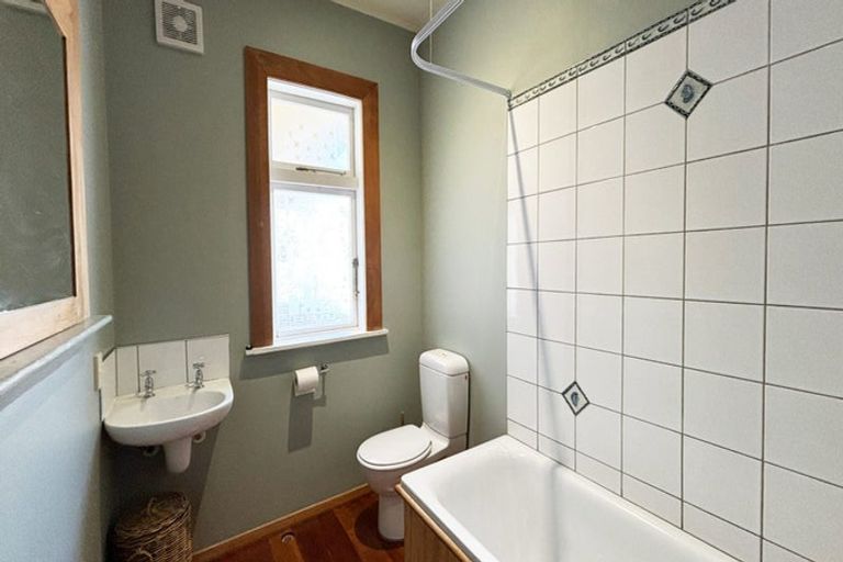 Photo of property in 13 Queen Street, Mount Victoria, Wellington, 6011