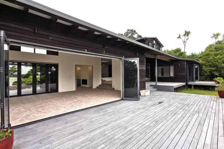 Photo of property in 68 Rame Road, Greenhithe, Auckland, 0632