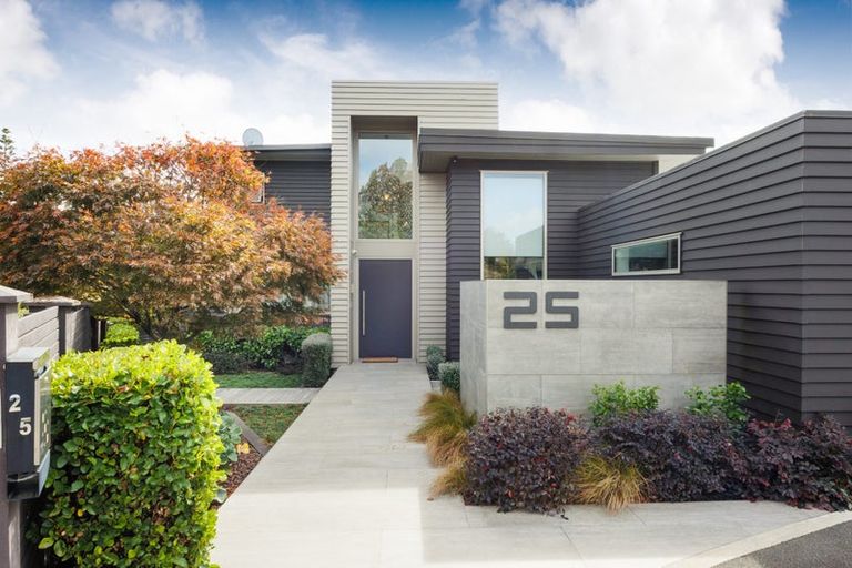 Photo of property in 25 Trent Avenue, Hokowhitu, Palmerston North, 4410