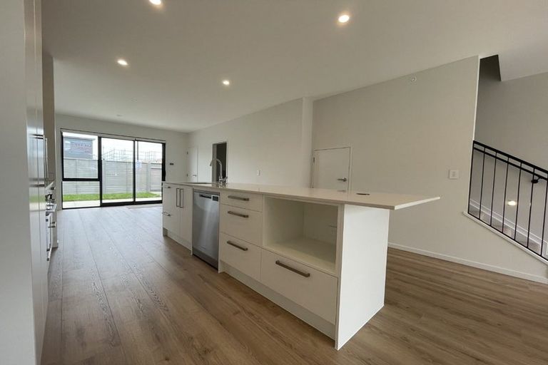 Photo of property in 6 Viridian Avenue, Rosehill, Papakura, 2113