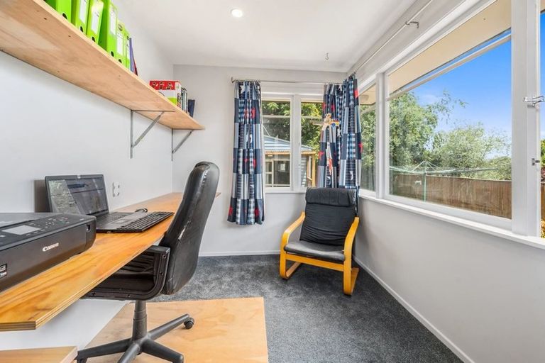 Photo of property in 21 Kotare Street, Hilltop, Taupo, 3330