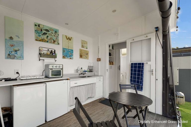 Photo of property in 14 Mermaid Place, Whitianga, 3510