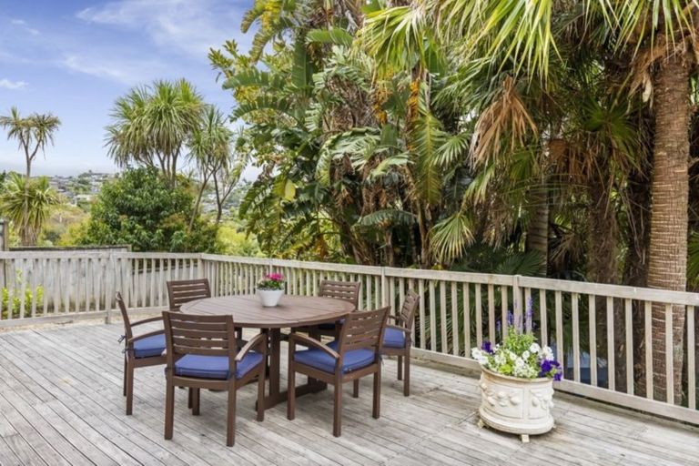 Photo of property in 68 Saddleback Rise, Murrays Bay, Auckland, 0630