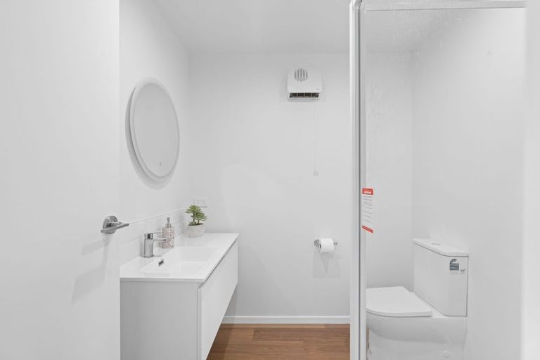 Photo of property in 2/216 Grahams Road, Burnside, Christchurch, 8053