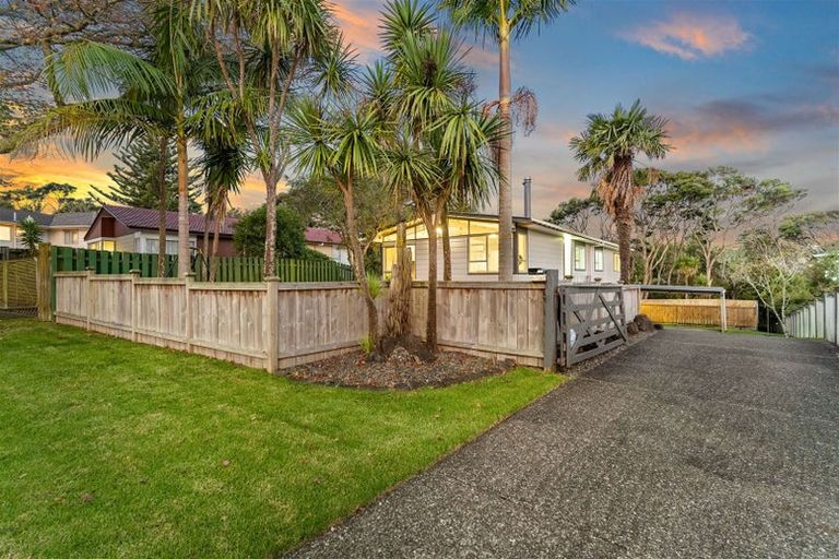 Photo of property in 13 Cunliffe Place, Glenfield, Auckland, 0629