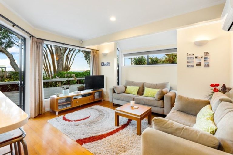Photo of property in 7a View Road, Campbells Bay, Auckland, 0630