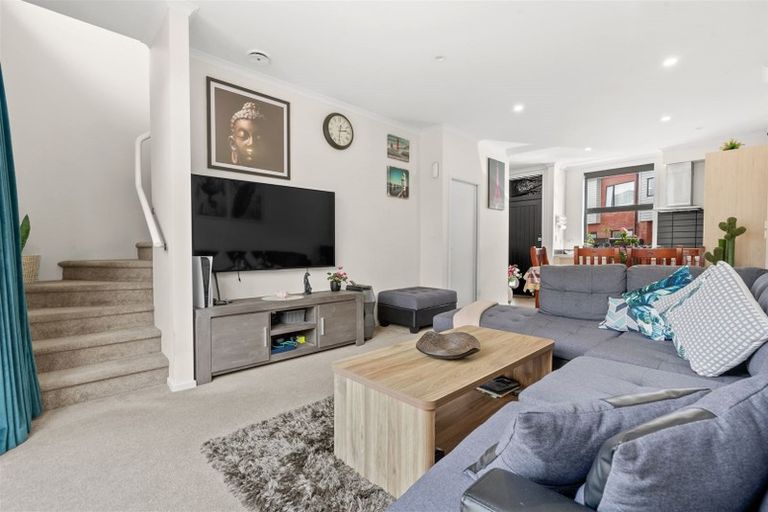 Photo of property in 11 Fermi Lane, Papakura, 2110