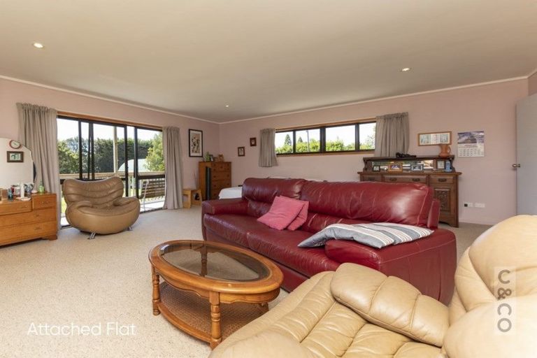 Photo of property in 144 Taupaki Road, Taupaki, Henderson, 0782