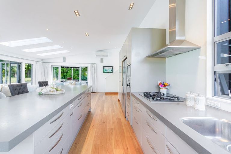 Photo of property in 40 Kittiwake Drive, Schnapper Rock, Auckland, 0632