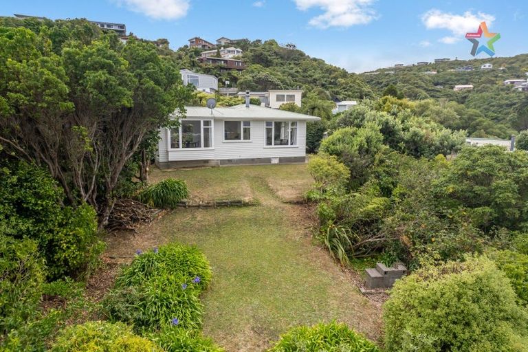 Photo of property in 20 Walnut Way, Maungaraki, Lower Hutt, 5010