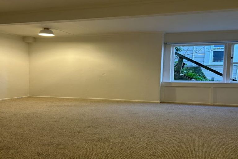 Photo of property in 61 Central Terrace, Kelburn, Wellington, 6012