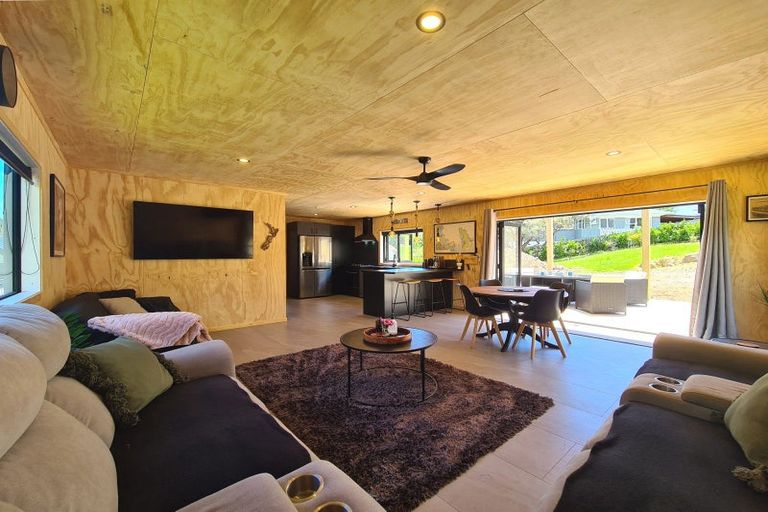 Photo of property in 46 James Street, Coromandel, 3506