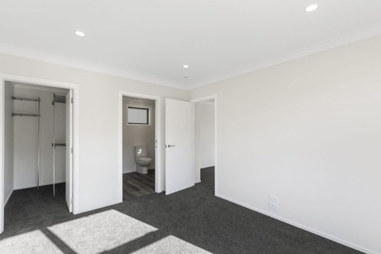 Photo of property in 1 Rarangi Way, Owhiro Bay, Wellington, 6023