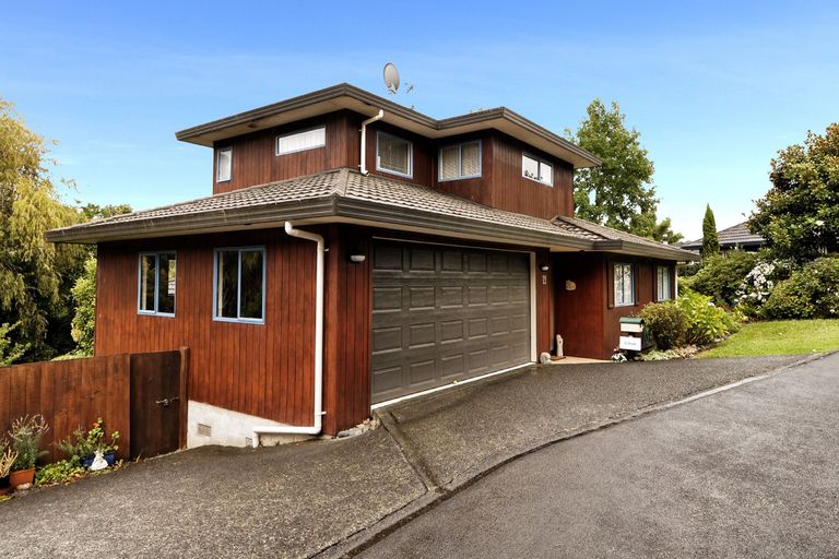 Photo of property in 35 Chamari Close, Titirangi, Auckland, 0604