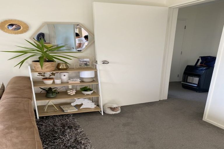 Photo of property in 33 Hewlett Road, Massey, Auckland, 0614