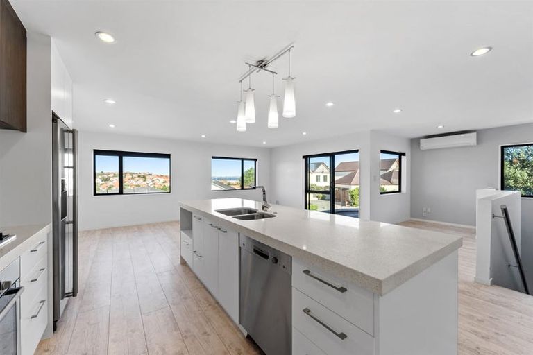 Photo of property in 249 Alec Craig Way, Gulf Harbour, Whangaparaoa, 0930