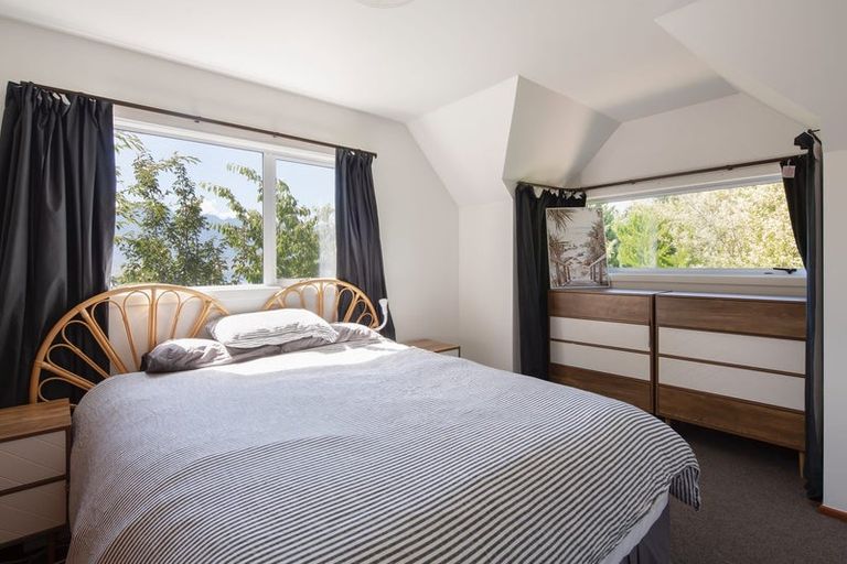 Photo of property in 16a Greenstone Place, Fernhill, Queenstown, 9300