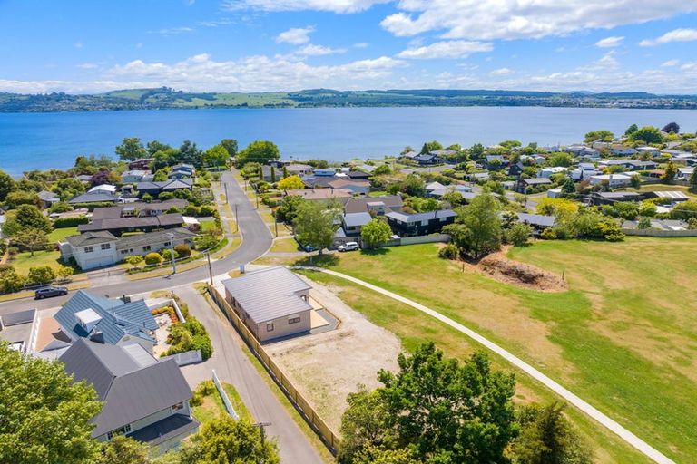 Photo of property in 20 Aubrey Crescent, Rainbow Point, Taupo, 3330