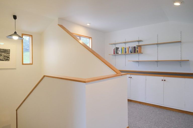 Photo of property in 22 Athol Place, Ravensbourne, Dunedin, 9022