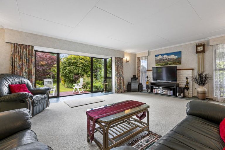 Photo of property in 14 Tainui Terrace, Inglewood, 4330