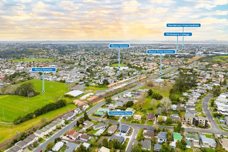 Photo of property in 8/1 Kahikatea Place, Ranui, Auckland, 0612