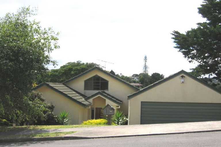 Photo of property in 1 Bayside Drive, Browns Bay, Auckland, 0630