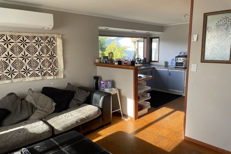 Photo of property in 58 Unsworth Drive, Unsworth Heights, Auckland, 0632