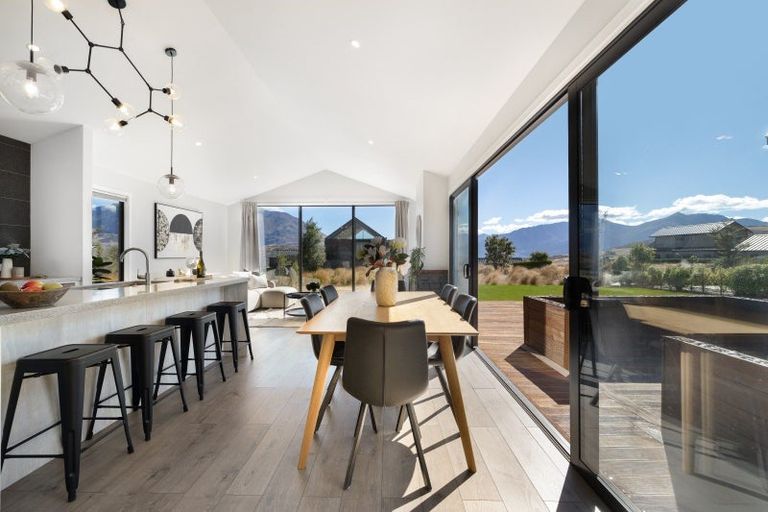 Photo of property in 19 Glenfiddich Road, Jacks Point, Queenstown, 9371