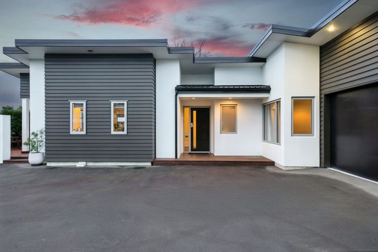 Photo of property in 56a Weston Road, St Albans, Christchurch, 8052