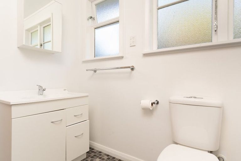 Photo of property in 68 The Drive, Tawa, Wellington, 5028